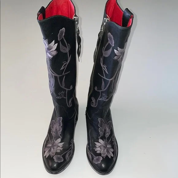Beverly Feldman Floral Embroidered Black Boots - Picture 7 of 11